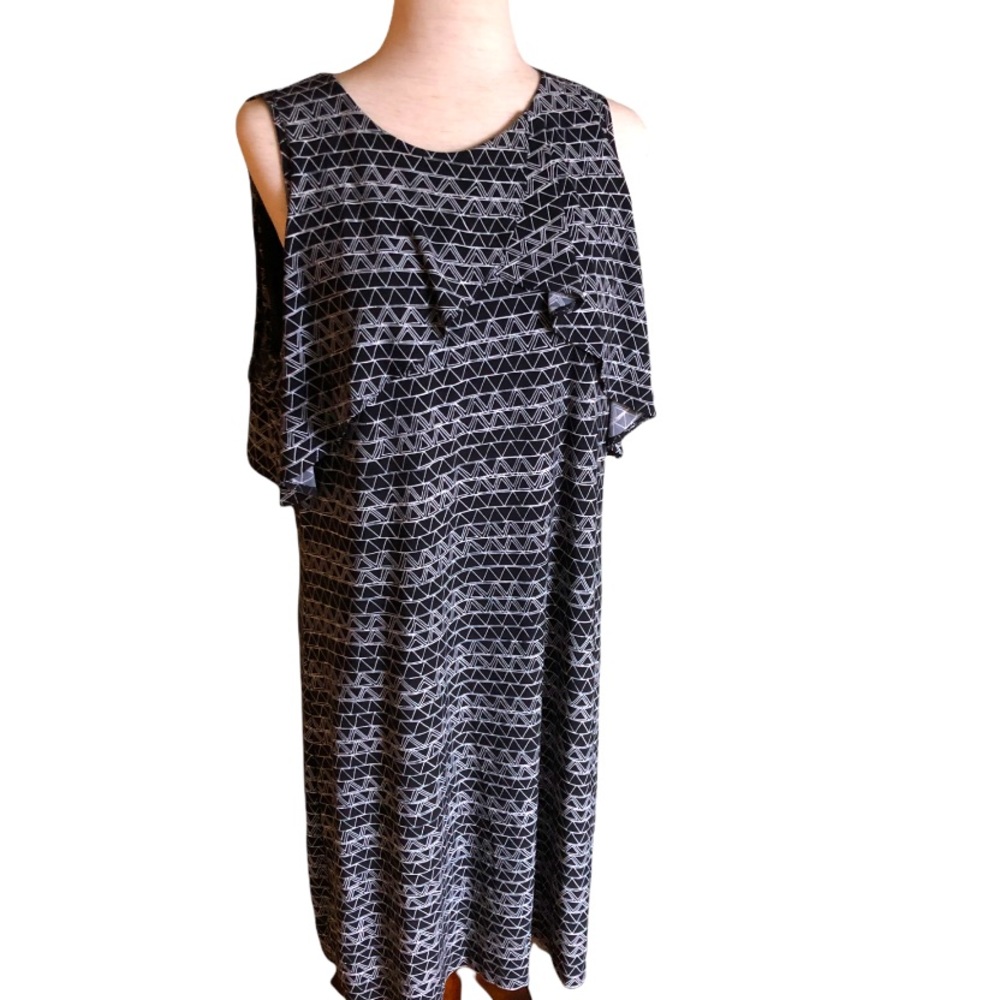 Ivanka Trump Dress Cold Shoulder Geometric Design W Ruffle top/Sleeve Drycleaned